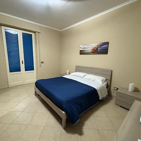 Apartamento Casa Olivella Santa Flavia Exterior foto